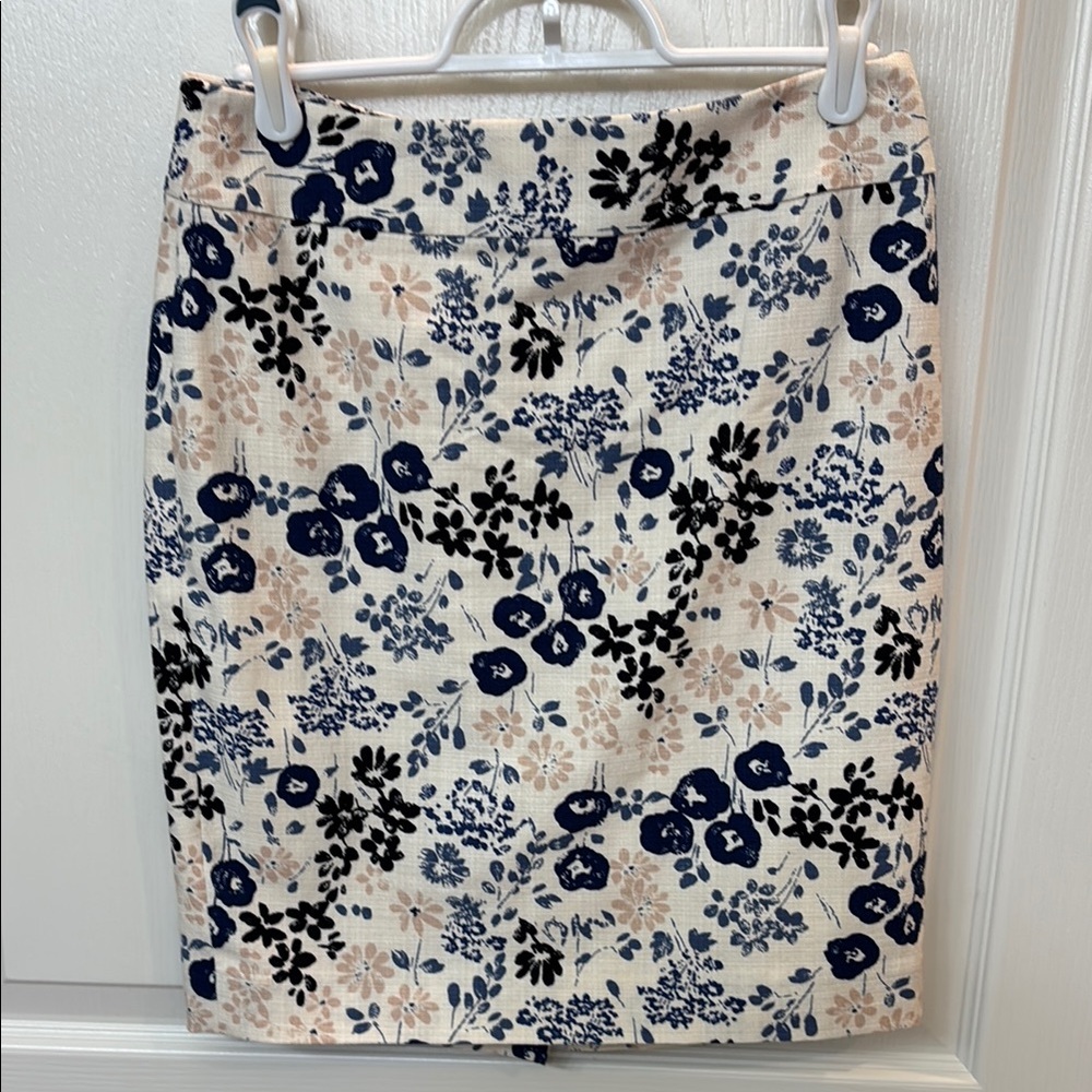 Ann Taylor Floral Printed Pencil Skirt
